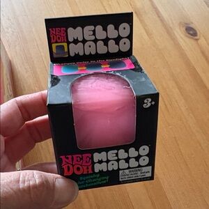 NeeDoh Mello Mallo Color-Changing Marshmallow Toy - blue